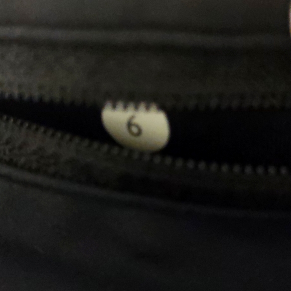 Lululemon Running Shorts Size 6 EUC - Picture 5 of 11